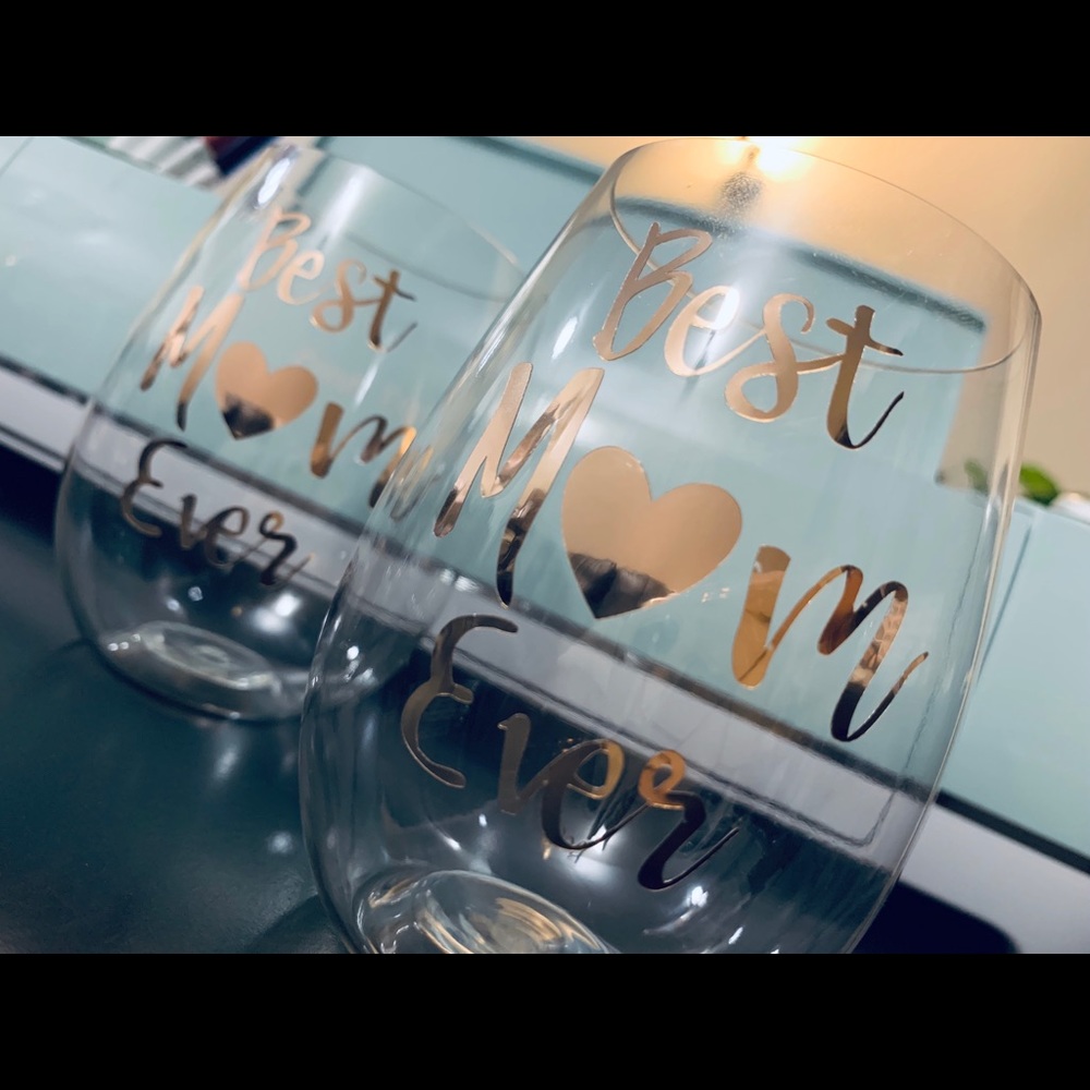 Set of shatterproof stemless wine glasses.